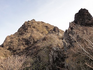 19.岩峰