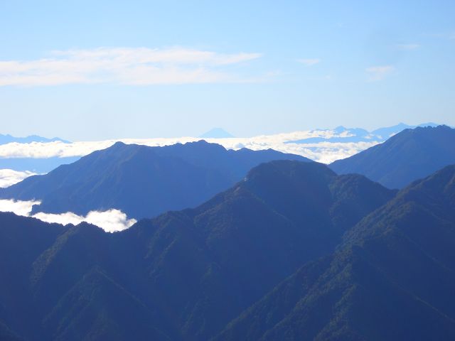 20241388_1329043847_103large