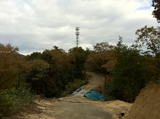 北には中継塔